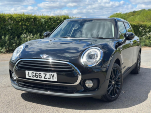 2016 MINI Clubman 2.0 Cooper D Euro 6 (s/s) 6dr in Black — image 2