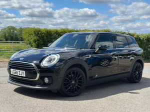 2016 MINI Clubman 2.0 Cooper D Euro 6 (s/s) 6dr in Black — image 3