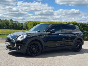 2016 MINI Clubman 2.0 Cooper D Euro 6 (s/s) 6dr in Black — image 4