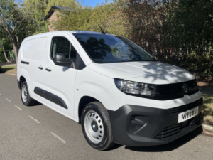 2025 Vauxhall Combo 1.5 Combo Crewvan Xl Prime 1.5d 100 S&s Mt6 in White — image 4