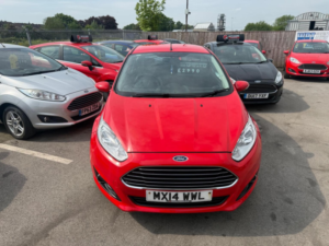 2014 Ford Fiesta 1.0 Zetec Euro 5 (s/s) 3dr in Red — image 2