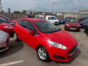 2014 Ford Fiesta 1.0 Zetec Euro 5 (s/s) 3dr in Red — image 5