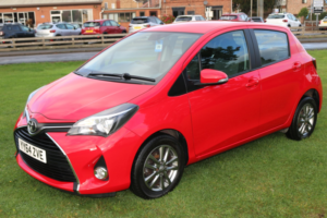 2015 Toyota Yaris 1.3 Dual Vvt-I Icon in Red — image 4