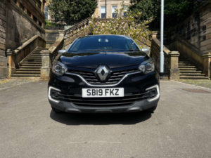 2019 Renault Captur 0.9 Captur Iconic Tce 5dr in Black And Silver — image 4