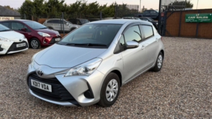 2017 Toyota Yaris 1.5 Vvt-H Excel E-CVT Euro 6 5dr in Silver — image 3