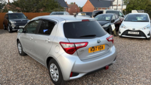 2017 Toyota Yaris 1.5 Vvt-H Excel E-CVT Euro 6 5dr in Silver — image 5
