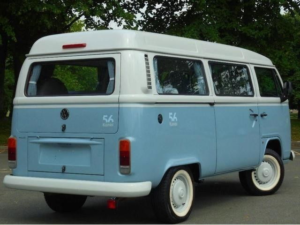2014 Volkswagen Transporter Type 2 Kombi Last Edition in Blue — image 3