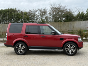 2014 Land Rover Discovery 4 3.0 Sd V6 Hse in Red — image 2