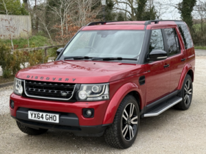 2014 Land Rover Discovery 4 3.0 Sd V6 Hse in Red — image 4