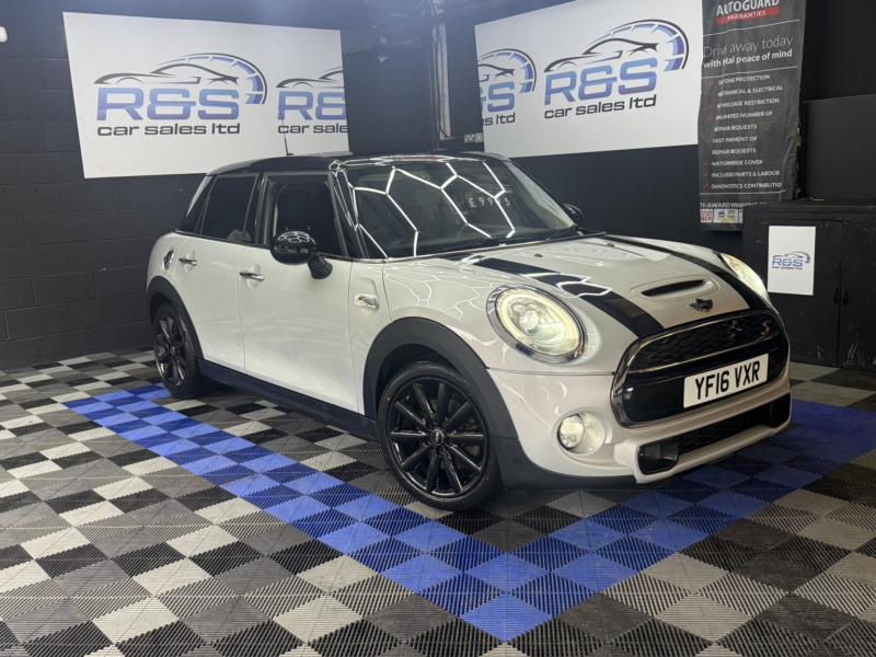 2016 MINI Hatch 2.0 5-Door Hatch Cooper S in Silver — image 1
