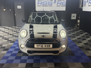 2016 MINI Hatch 2.0 5-Door Hatch Cooper S in Silver — image 3
