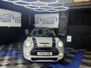 2016 MINI Hatch 2.0 5-Door Hatch Cooper S in Silver — image 6