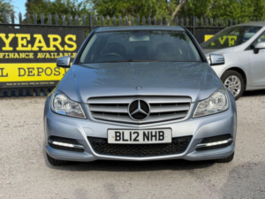 2012 Mercedes-Benz C Class 2.1 C220 Cdi Blueefficiency Executive Se Saloon 4dr Diesel G-Tronic+ Euro 5 (s/s) (170 Ps) in Silver — image 2