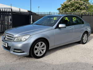 2012 Mercedes-Benz C Class 2.1 C220 Cdi Blueefficiency Executive Se Saloon 4dr Diesel G-Tronic+ Euro 5 (s/s) (170 Ps) in Silver — image 3
