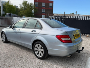 2012 Mercedes-Benz C Class 2.1 C220 Cdi Blueefficiency Executive Se Saloon 4dr Diesel G-Tronic+ Euro 5 (s/s) (170 Ps) in Silver — image 5