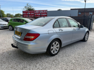 2012 Mercedes-Benz C Class 2.1 C220 Cdi Blueefficiency Executive Se Saloon 4dr Diesel G-Tronic+ Euro 5 (s/s) (170 Ps) in Silver — image 6