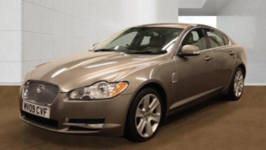2009 Jaguar Xf 2.7d V6 Premium Luxury Auto Euro 4 4dr in Grey — image 4