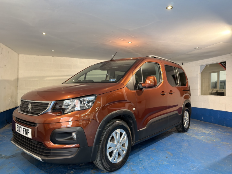 2021 Peugeot Rifter 1.5 Bluehdi Allure in Bronze — image 1