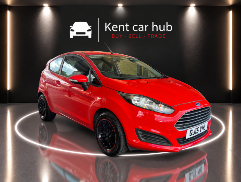 2015 Ford Fiesta 1.25 Style in Red — image 1