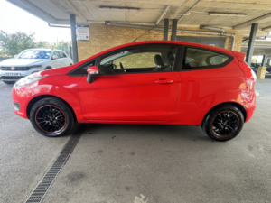2015 Ford Fiesta 1.25 Style in Red — image 4