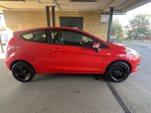 2015 Ford Fiesta 1.25 Style in Red — image 5