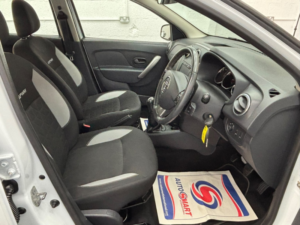2016 Dacia Sandero Stepway 0.9 Stepway Laureate Tce 90 in White — image 5
