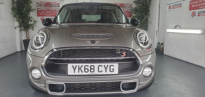2019 MINI Hatch 2.0 3-Door Hatch Cooper S Exclusive in Silver — image 4