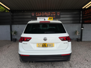 2016 Volkswagen Tiguan 2.0 Tdi Bluemotion Tech Se Navigation in White — image 6