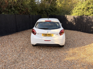 2016 Peugeot 208 1.0 Puretech Access in White — image 5