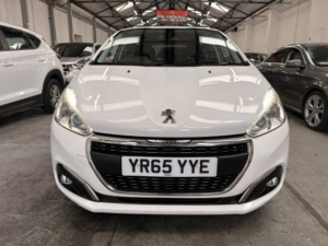 2015 Peugeot 208 1.6 Bluehdi Allure in White — image 5