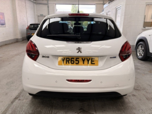 2015 Peugeot 208 1.6 Bluehdi Allure in White — image 6