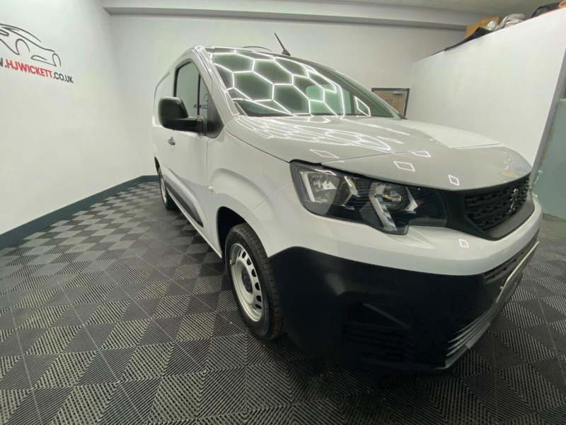 2023 Peugeot Partner 1.5 Bluehdi 1000 Professional Premium + Standard Panel Van Swb Euro 6 (s/s) 5dr in White — image 1