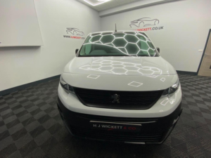 2023 Peugeot Partner 1.5 Bluehdi 1000 Professional Premium + Standard Panel Van Swb Euro 6 (s/s) 5dr in White — image 5