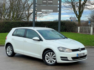 2013 Volkswagen Golf 1.6 Tdi Bluemotion Tech Se Euro 5 (s/s) 5dr in White — image 3