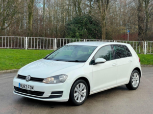 2013 Volkswagen Golf 1.6 Tdi Bluemotion Tech Se Euro 5 (s/s) 5dr in White — image 5
