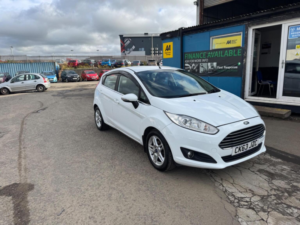 2013 Ford Fiesta 1.25 Zetec Euro 5 5dr in White — image 3