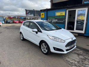 2013 Ford Fiesta 1.25 Zetec Euro 5 5dr in White — image 6