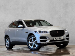 2017 Jaguar F-Pace 2.0 D240 Prestige Auto AWD Euro 6 (s/s) 5dr in Silver — image 4