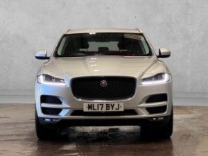 2017 Jaguar F-Pace 2.0 D240 Prestige Auto AWD Euro 6 (s/s) 5dr in Silver — image 5