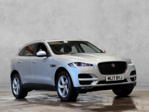 2017 Jaguar F-Pace 2.0 D240 Prestige Auto AWD Euro 6 (s/s) 5dr in Silver — image 6