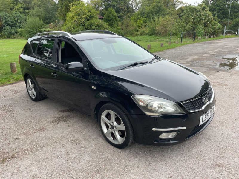 2012 Kia Ceed 1.6 Crdi 3 Sports Wagon Euro 5 5dr in Black — image 1