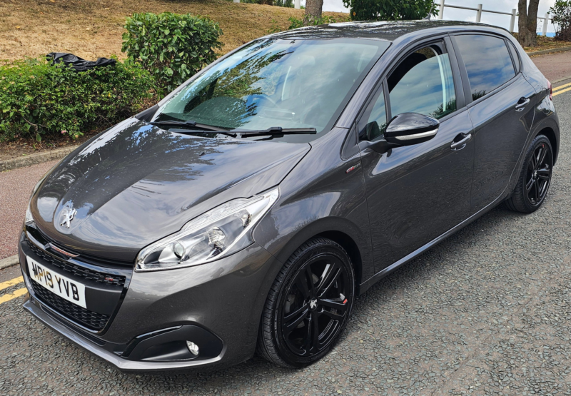 2019 Peugeot 208 1.2 Puretech Gpf Gt Line Hatchback 5dr Petrol Manual Euro 6 (s/s) (110 Ps) in Grey — image 1