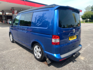 2014 Volkswagen Transporter 2.0 Bitdi T32 Highline Kombi 4dr Diesel DSG 4motion L3 H1 (226 G/km, 178 Bhp) in Blue — image 3
