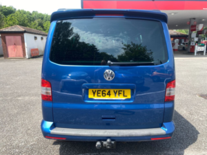 2014 Volkswagen Transporter 2.0 Bitdi T32 Highline Kombi 4dr Diesel DSG 4motion L3 H1 (226 G/km, 178 Bhp) in Blue — image 4