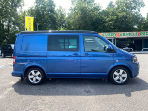 2014 Volkswagen Transporter 2.0 Bitdi T32 Highline Kombi 4dr Diesel DSG 4motion L3 H1 (226 G/km, 178 Bhp) in Blue — image 6
