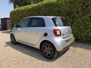 2018 Smart Forfour Eq 17.6kwh Prime in Silver — image 6