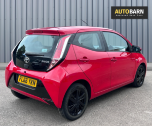 2016 Toyota Aygo 1.0 Vvt-I X-Pression Hatchback 5dr Petrol Manual Euro 6 (68 Ps) in Red — image 5