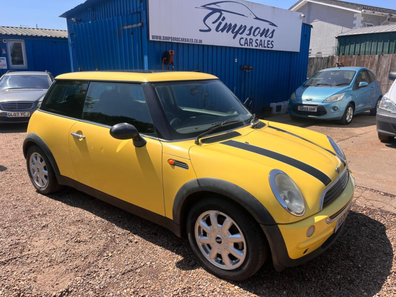 2001 MINI Hatch 1.6 One Euro 3 3dr in Yellow — image 1
