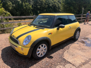 2001 MINI Hatch 1.6 One Euro 3 3dr in Yellow — image 4