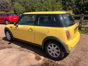2001 MINI Hatch 1.6 One Euro 3 3dr in Yellow — image 5
